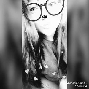 Meet your Posher, Michaela